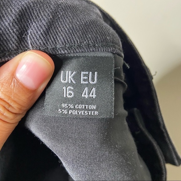 NWT Pretty Little Thing Washed Black Knee Rip Mom Jeans 12 - Picture 4 of 7